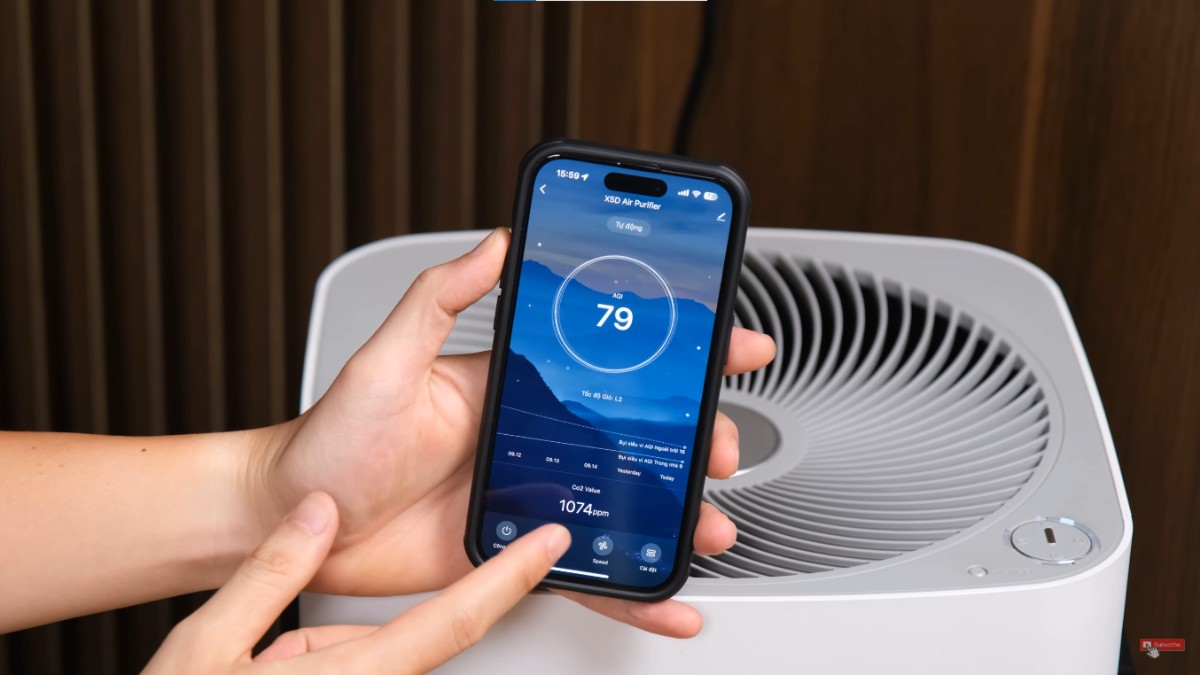 Airdog X5D trắng có thể kết nối và điều khiển trên điện thoại thông minh