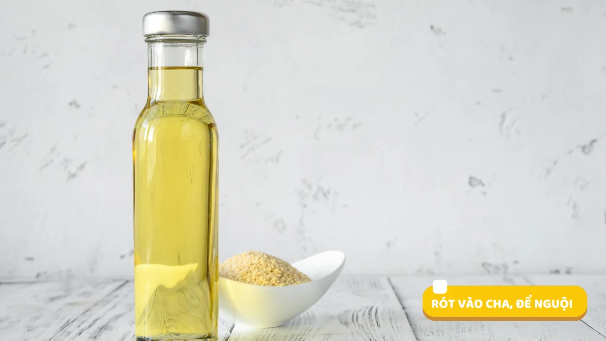 Để nguội và rót dầu vào chai