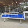 Giường bệnh 2 tay quay có bô vệ sinh VN02B